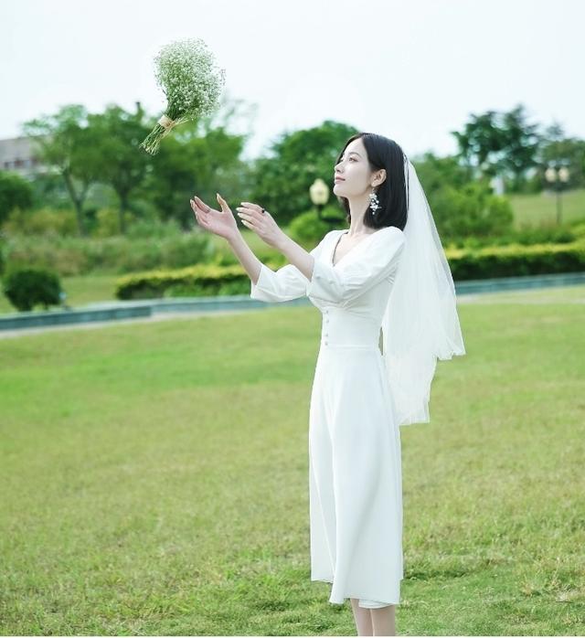 ウェディングドレス ミモレ丈 二次会 花嫁ドレス ワンピース 結婚式 ドレス パーティードレス 膝丈 ミモレ 袖あり おしゃれ シンプル 可の通販はau Pay マーケット Marmelo Sunnyday