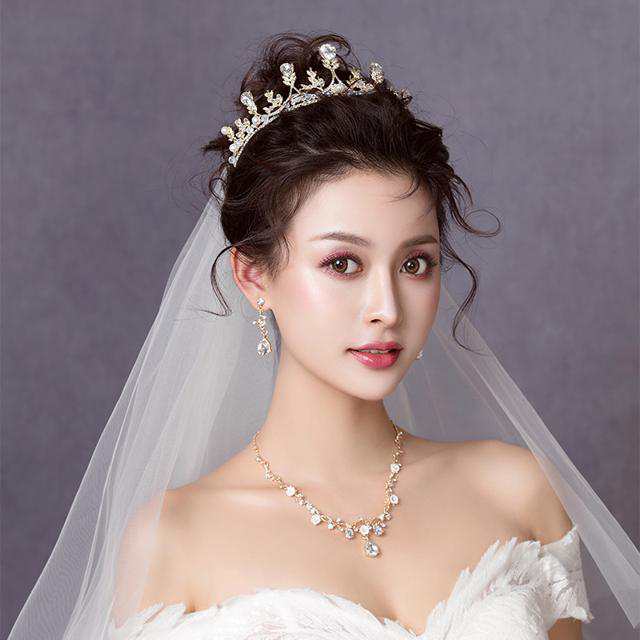 ウェディング ヘッドドレス アクセサリー ティアラ 王冠 クラウン 3点セット 結婚式 二次会 花嫁 ブライダル セット イヤリング ピアス の通販はau Pay マーケット Marmelo Sunnyday