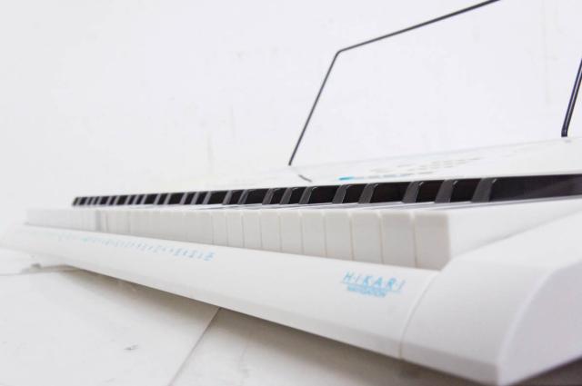 CASIO LK-105 シンセサイザー 61鍵 Amazon.co.jp: CASIO 光ナビゲーションキーボード(61鍵盤) LK
