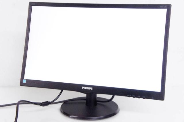 【中古】PHILIPSフィリップス 21.5インチ液晶モニター 223V5LHSB/11 液晶ディスプレイの通販は 6,142円