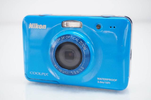 【中古】ニコンNIKON コンパクトデジタルカメラ COOLPIXクールピクス S30 乾電池駆動