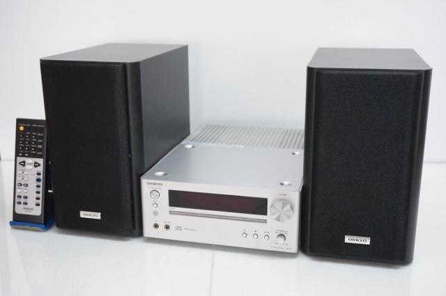 【中古】ONKYOオンキヨー CD/FMチューナーアンプシステム CR-S1+D-035