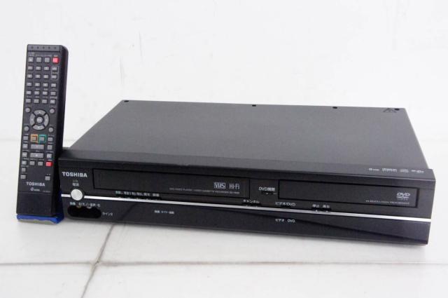 TOSHIBA ［SD-V800］ VHS／DVD一体型 ビデオデッキ