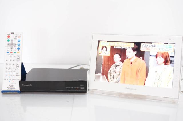 【中古】Panasonicパナソニック 10V型デジタル ポータブルテレビ UN-10E5-W 地上・BS・CS110度 防水タイプ 液晶テレビ