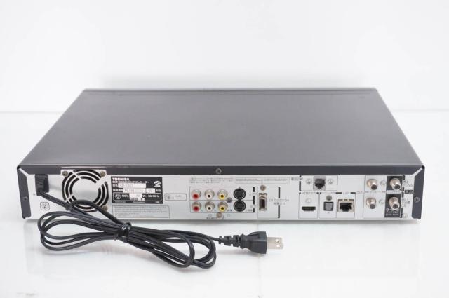 【中古】東芝TOSHIBA DVDレコーダー HDD320GB内蔵 DVD-RAM/-R/-RW/-R DL 地上/BS/CS110度デジタル内蔵 RD-E303 VARDIA