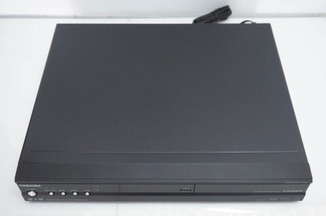 【中古】東芝 DVDレコーダー HDD300GB内蔵 DVD-RAM/-R/-RW/-R DL 地上/BS/CS110度デジタル内蔵 RD-E301