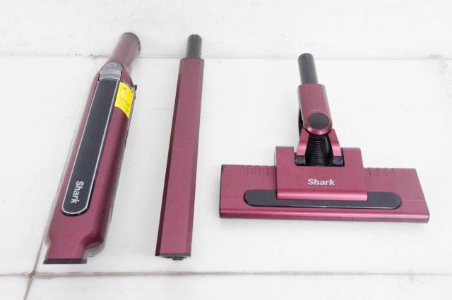 【中古】SharkNinjaシャークニンジャ サイクロン式コードレススティッククリーナー Shark EVOPOWER SYSTEM CS200JRD 中古】SharkNinjaシャークニンジャ サイクロン式コードレス