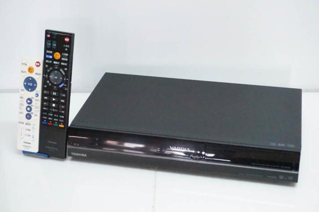 【中古】東芝TOSHIBA DVDレコーダー DVD-RAM/-R/-RW/-R DL 地上/BS/CS110度デジタル内蔵 RD-E305K HDD320GB内蔵