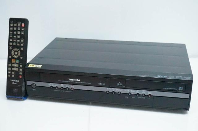 【中古】東芝TOSHIBA VTR一体型DVDビデオプレーヤー DVDプレーヤー一体型VHSビデオデッキ D-VR8K ダビング機能付き