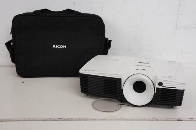 中古】RICOHリコー DLPプロジェクター PJ WX2240 3100ルーメン
