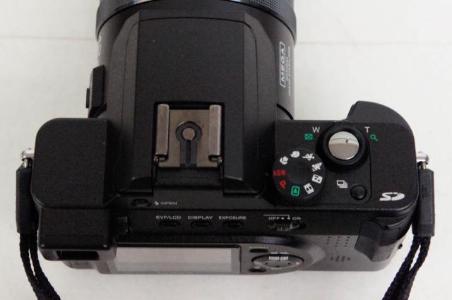 中古】Panasonicパナソニック デジタルカメラ LUMIX DMC-FZ10 400万 