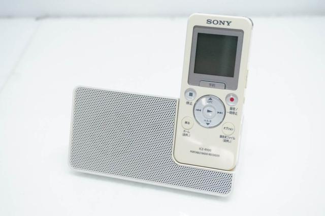 【中古】SONYソニー ポータブルラジオレコーダー ICZ-R100 8GB記憶装置内蔵 AM/FMラジオ受信機取って置く吹き込み役立つこと積み上げる 集積回路リコーダー