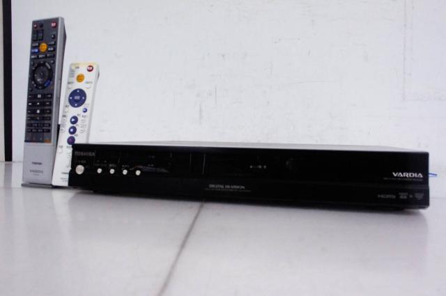 【中古】TOSHIBA東芝 DVDレコーダー HDD320GB内蔵 DVD-RAM/-R/-RW/-R DL 地上/BS/CS110度デジタル内蔵 RD-E302 中古】TOSHIBA東芝 DVDレコーダー HDD320GB内蔵 DVD-RAM/-R/-RW