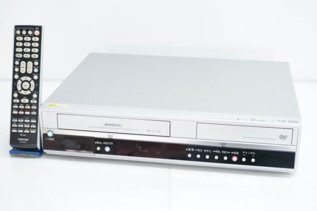 【中古】東芝TOSHIBA VTR一体型DVDビデオプレーヤー DVDプレーヤー一体型VHSビデオデッキ D-VR5