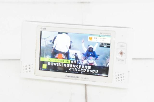 【中古】Panasonicパナソニック ポータブルワンセグテレビ 5V型 VIERAビエラ 防水 SV-ME550 ポータブルTV
