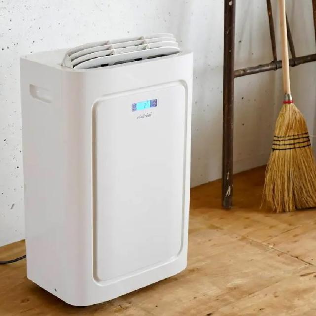 スポットエアコン　冷暖房　 TAD-22MW ホワイト トヨトミ　(E) Amazon | トヨトミ スポット冷暖エアコン ホワイト TAD-22HW(W