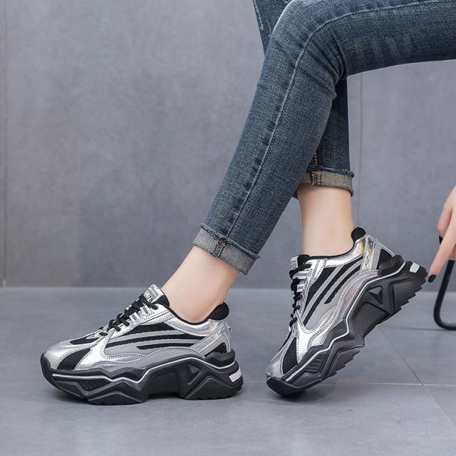 即納 厚底スニーカー ストリートファッション 美脚効果 脚長 軽い 厚底シューズ レディース ヒールスニーカー おしゃれ ファッシの通販はau Pay マーケット Davi