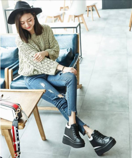 即納 レディーススニーカー 厚底スニーカー ヒールスニーカー インヒール12cmスニーカー おしゃれ ファッション シンプル かわいい 送の通販はau Pay マーケット Davi