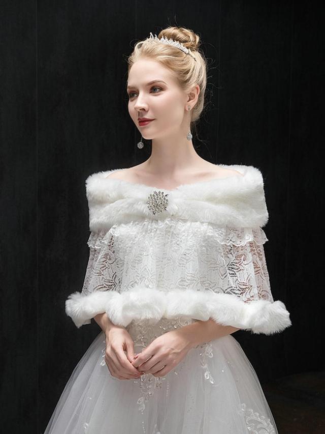 フェイクファー ストール 毛皮風 マント レディース マフラー 豪華高級ケープ 長袖 毛皮ケープ ファーポンチョ ファーショール ボレロ フの通販はau Pay マーケット うらみ販売