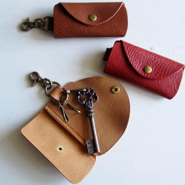 レザーキーケース キーホルダー ヌメオイルシュリンクキーケース メンズ レディース コンパクト ミニ ３連 革小物 本革 レザー 日本製の通販はau Pay マーケット 生活雑貨willdo