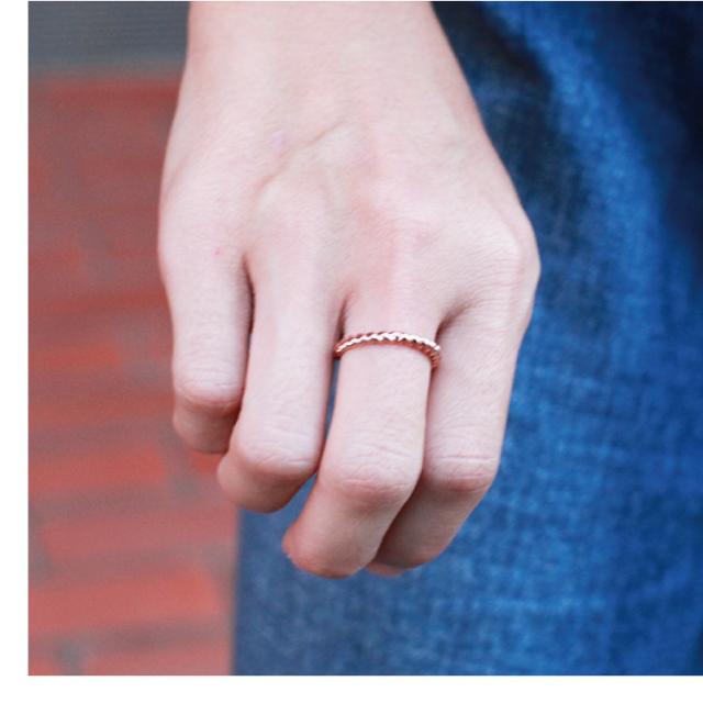 ロープデザイン ツイスト リング 指輪 ステンレス ピンクゴールド シンプル レディース おしゃれ かわいい シンプル プレゼント プチプラの通販はau Pay マーケット クローザザッカ