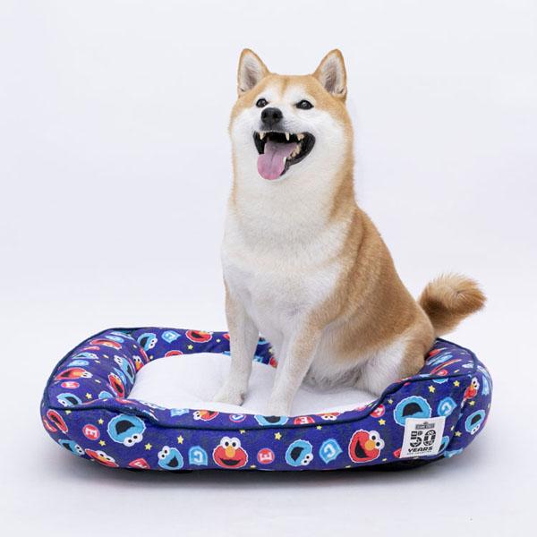 在庫処分特価 ペットベッド ペットハウス ベッド ハウス カドラー 犬 猫 秋冬用 セサミストリート スクエアベッド M ラブリーペット の通販はau Pay マーケット Pet館 ペット館