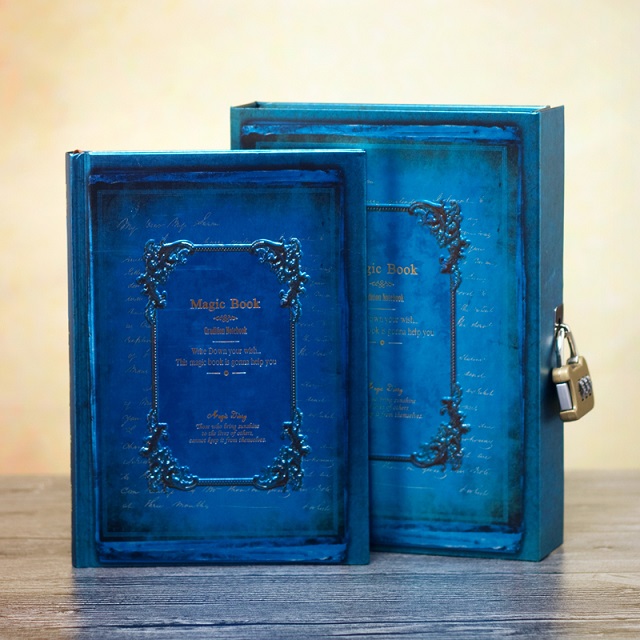 アンティーク調 ヨーロッパ中世 魔法書 鍵付き 日記帳 青 高級感 ノート メモ帳の通販はau Wowma アールトレードショップ