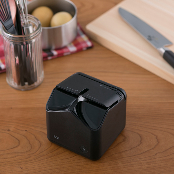 貝印 電動式包丁研ぎ器 ザ シャープナー ブラック AP5301 ｜ 包丁研ぎ シャープナー 砥石 kai House SELECT 両刃用 包丁とぎ
