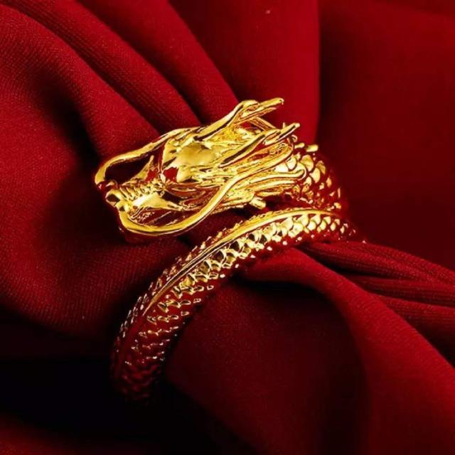 龍 フリーサイズリング ゴールドカラー ドラゴン 竜 リング 幸運 風水 指輪 シンプル 指輪 お洒落アイテム メンズ レディース 男性 女性 の通販はau Pay マーケット Aio