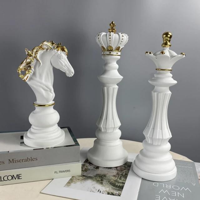 アンティーク調仕上げ・微細な塗装ムラ等あり】チェス 駒 置物 3種類