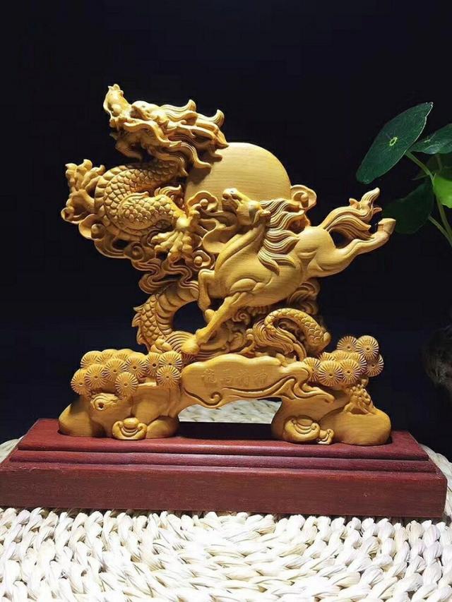 龍馬精神 木彫りドラゴン 置物 風水 立像 高級天然ツゲ 風水グッズ 金運 プレゼント 贈り物 開店祝い 開店 お店 ショップ 会社 経営者 の通販はau Pay マーケット Aio