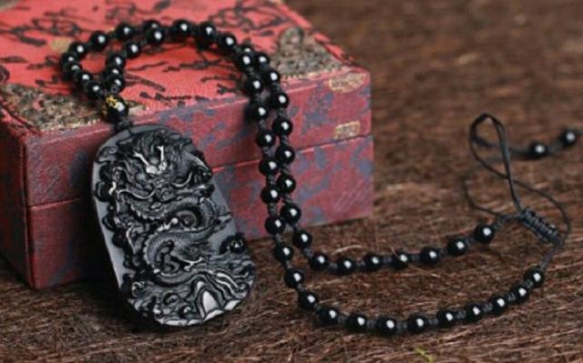龍神 数珠ネックレス おしゃれ かっこいい 高級 ギフト ドラゴン 龍 竜 アンティーク風 骨董風 インテリア 置物 オブジェ 守護龍 黒数珠 の通販はau Pay マーケット Aio