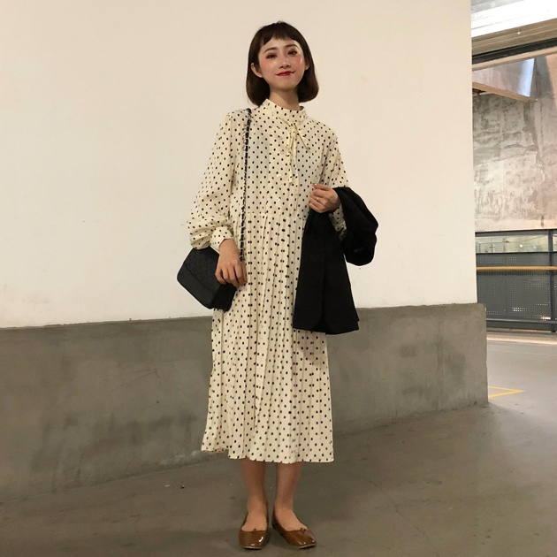 ロングワンピース 長袖 ドット 水玉 ハイネック リボン 大きめ 着痩せ カジュアル 襟なし シフォン レディース 袖あり 黒 白 赤の通販はau Pay マーケット La Vie En Rose