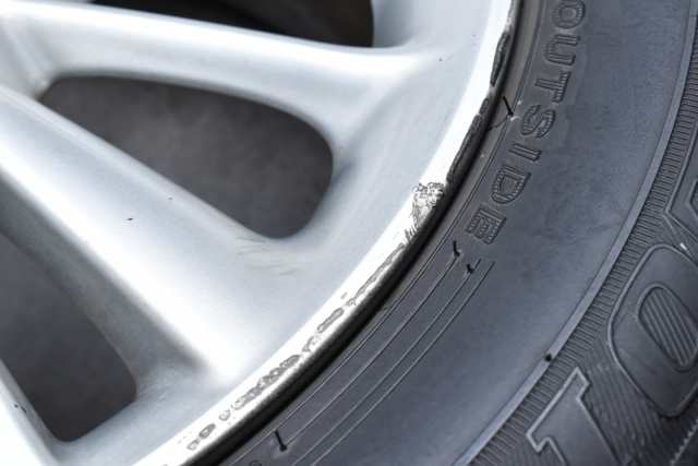 中古タイヤホイール 4本セット 16インチ 7J +50 PCD 114.3 215/60R16