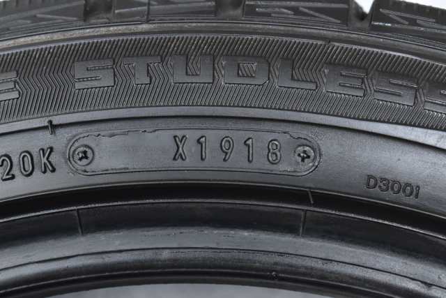 格安100%新品DUNLOP 215/45R17 87Q 2018年　山あり　アルファロメオ147 スタッドレスタイヤ