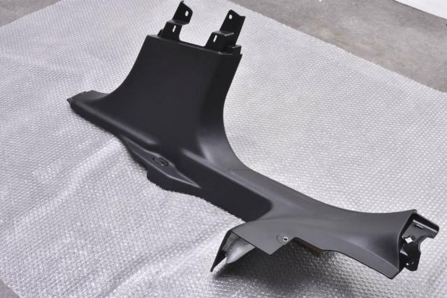 中古 670040377 670047143 670047144 670047145 マセラティ レヴァンテ 純正 リア ドアステップトリム 右側 ブラックの通販は内装