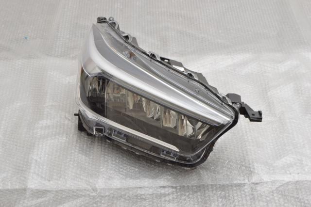 中古 トヨタ ライズ 純正 LED ヘッドライト 右側 1点 8110-B1710の通販は 19,170円