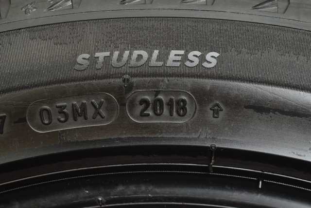 中古 スタッドレス タイヤ 4本セット 245/45R18 100H スタッドレスタイヤのみ 【 ミシュラン 製 X-ICE3+】