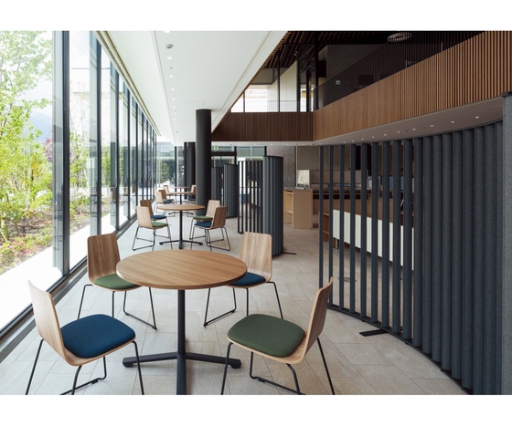 コクヨ/ジュート 単柱ポリッシュ脚 W900×D900 円形白 キャスター ミーティング用テーブル ミーティング コクヨ ミーティングテーブルJUTO 丸脚 ブラウン W900×D900 KOKUYO