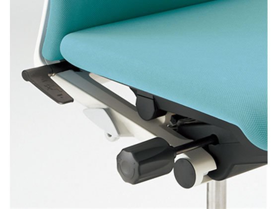 イトーキ フルゴチェア ホワイトベース ローバック アジャスタブル肘プラムパープルの通販は