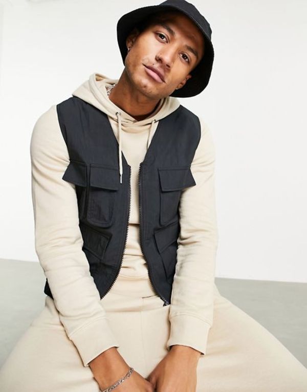 エイソス メンズ タンクトップ トップス ASOS DESIGN utility vest in black Blackの通販は