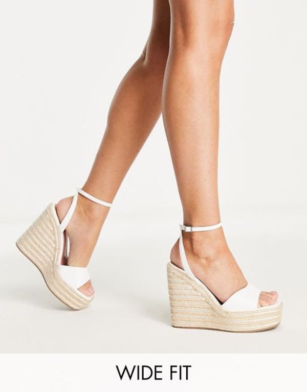 エイソス レディース サンダル シューズ ASOS DESIGN Wide Fit Tasha espadrille wedges in white WHITE