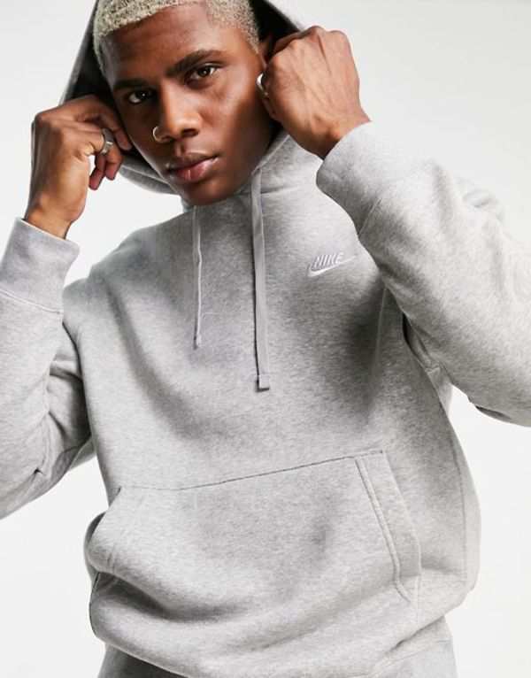 ナイキ メンズ パーカー・スウェット アウター Nike Club Fleece hoodie in gray heather Gray Heatherの通販は