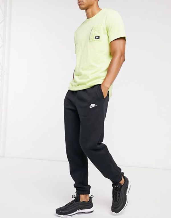 nike club casual fit cuffed sweatpants in black