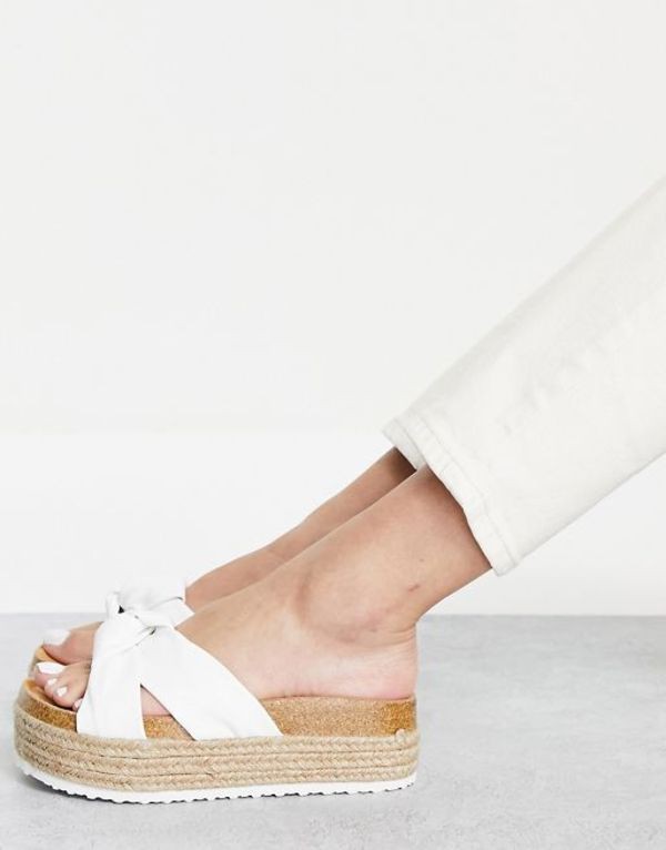 エイソス レディース サンダル シューズ ASOS DESIGN Teegan knotted flatform sandals in white WHITE