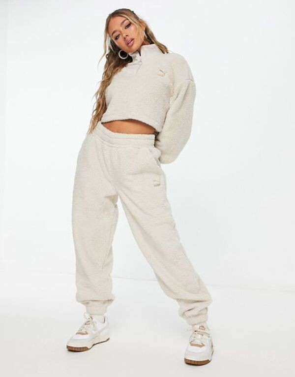 プーマ レディース カジュアルパンツ ボトムス PUMA classics cozy club borg sweatpants in oatmeal - exclusive to ASOS Oatmeal