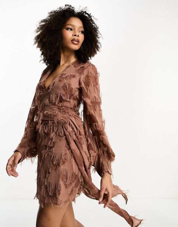 エイソス レディース ワンピース トップス ASOS DESIGN fluffy v neck mini dress with tie waist and tie back detail in brown BROWN Fの通販は