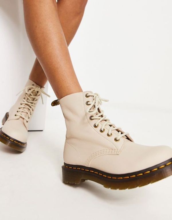 ドクターマーチン レディース ブーツ・レインブーツ シューズ Dr Martens 1460 Pascal 8 eye leather boots in parchment beige Beige