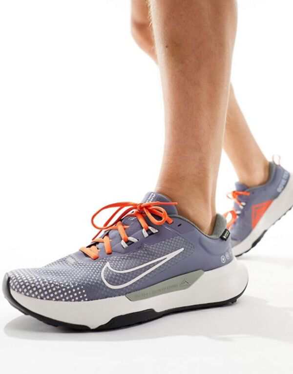 ナイキ メンズ スニーカー シューズ Nike Running Juniper Trail 2 GORE-TEX sneakers in gray LIGHT GRAY