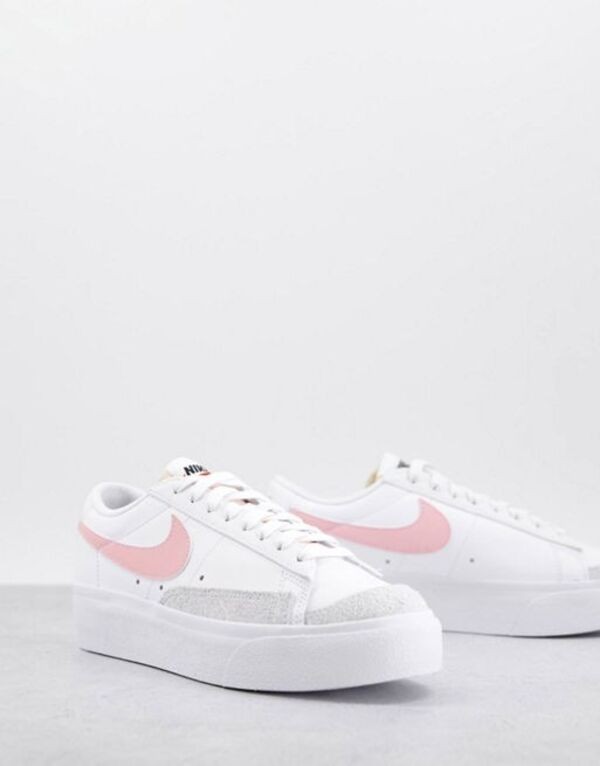 ナイキ レディース スニーカー シューズ Nike Blazer Low Platform sneakers in white and pink WHITE